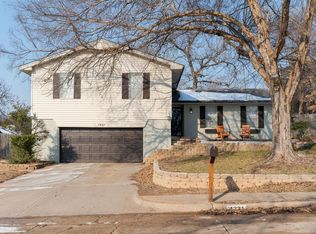 1221 Briarwood Dr, Edmond, OK 73034