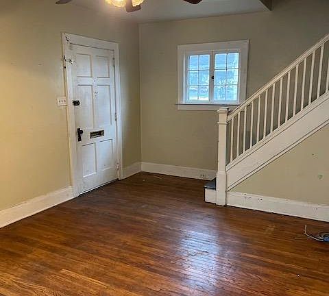 4th image of 23 Parkway Ave