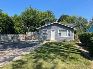 1501 N Pleasant Dr, Round Lake Beach, IL 60073