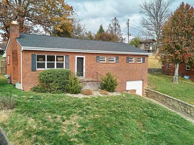 121 Honeysuckle Ln, Huntington, WV, 25701