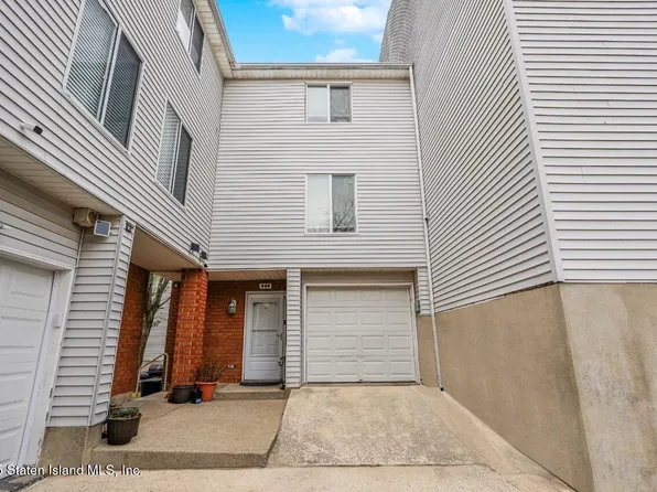 144 Emily Ln, Staten Island, NY 10312