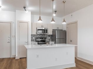 5225 Maple, Dallas, TX 75235