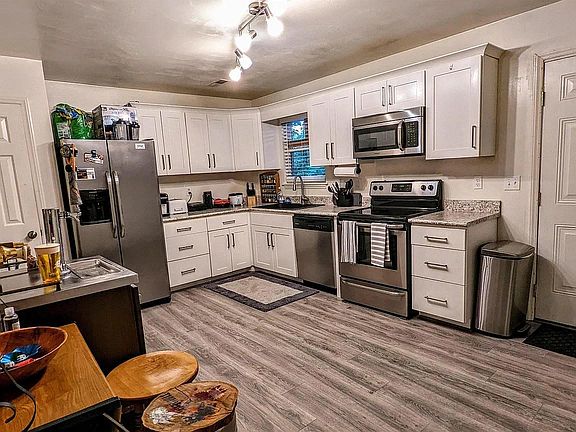 5th image of 324 Pheasant Run Ct