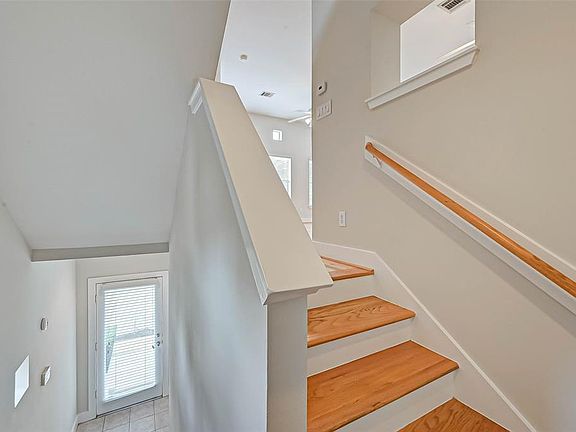 This shows the flow of the entry stairs as you ascend to the living space.
