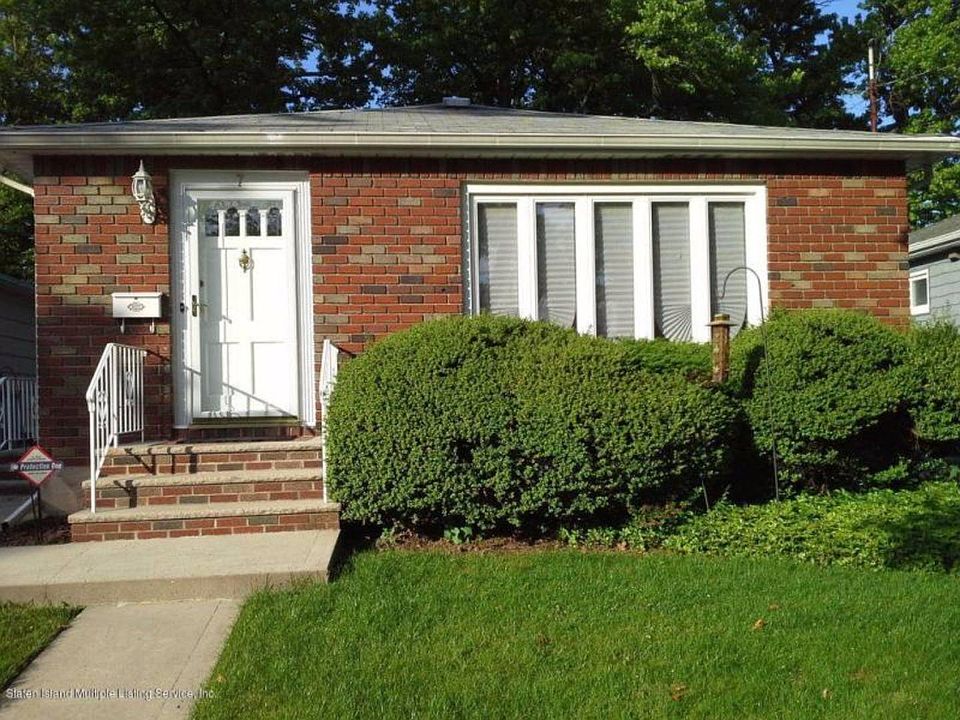 1st image of 7 Cloverdale Ave