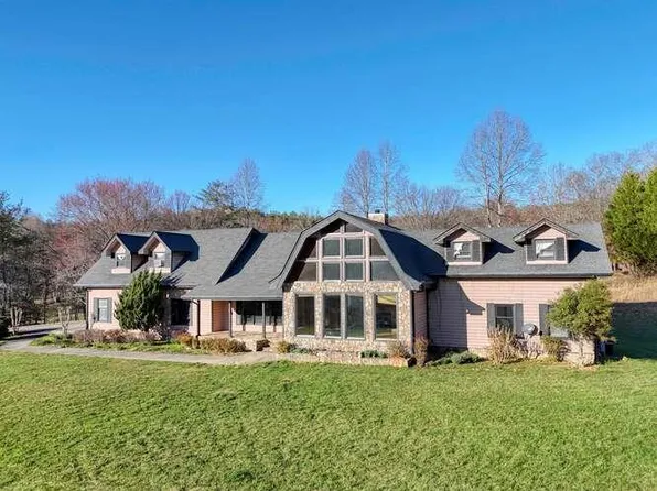 62 Stable Gate Dr, Blairsville, GA 30512