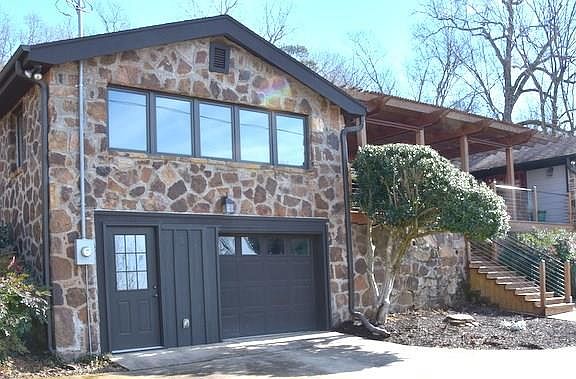 2nd image of 229 N Oklahoma Way