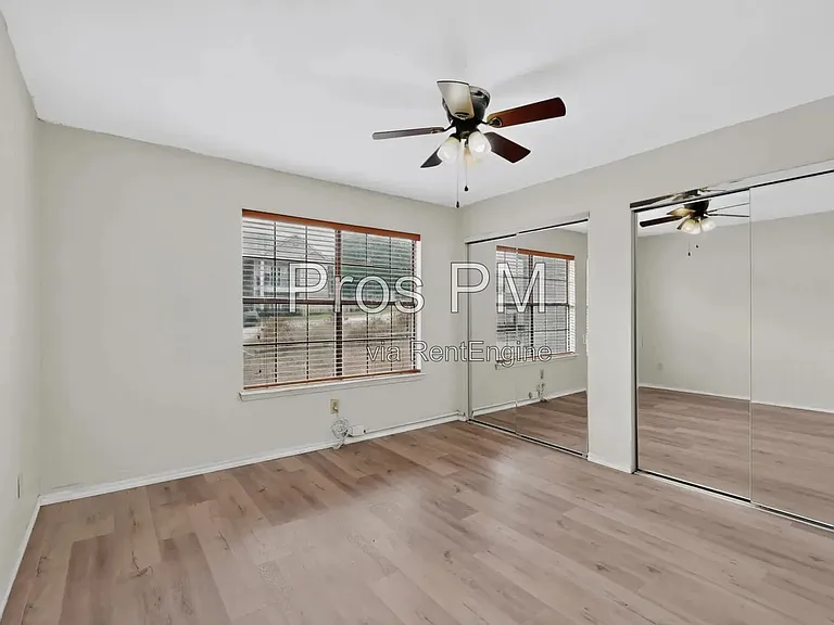 734 W Collins St — Photo 7