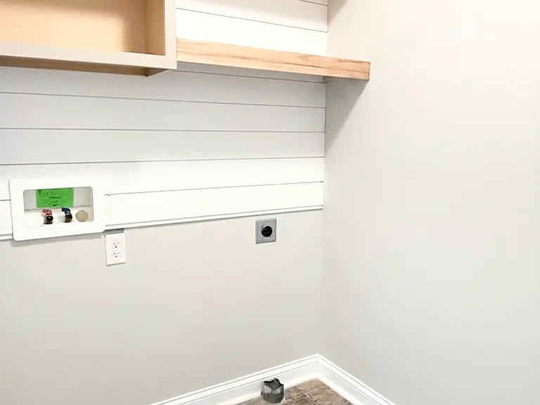 1357 Winnipeg Way — Photo 13