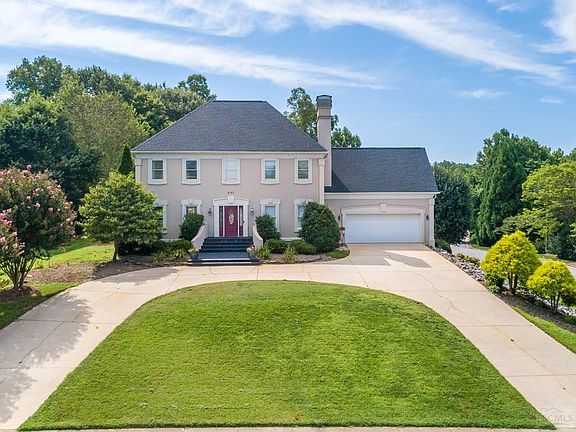 2nd image of 632 46th Avenue Dr NE