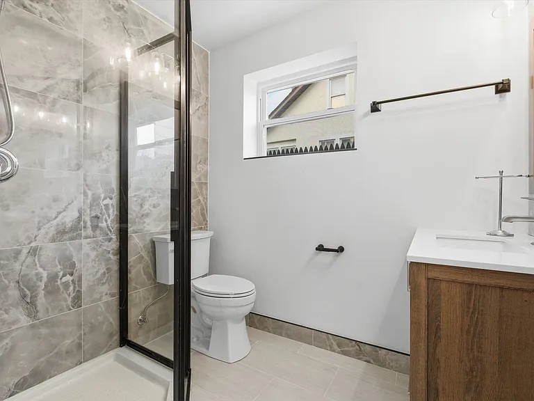 5915 N Milwaukee Ave #G — Photo 9