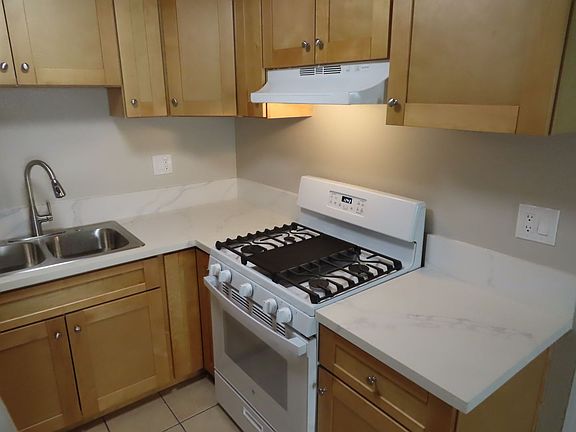 5th image of 4324 51st St #2