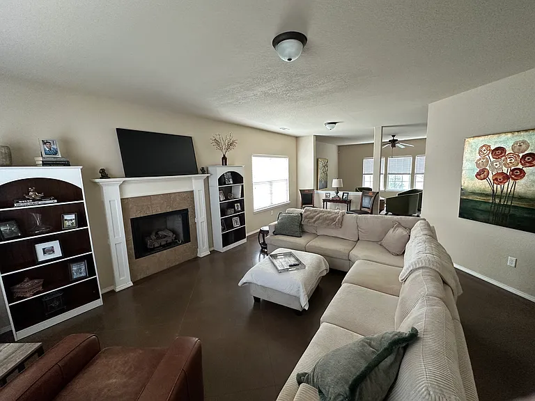 3712 Glenwood Springs St — Photo 48