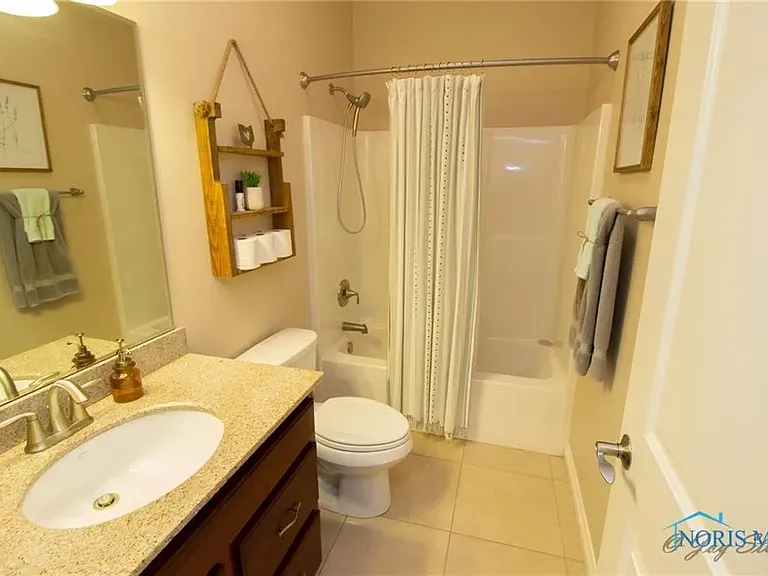 1544 N Redhawk Dr — Photo 13
