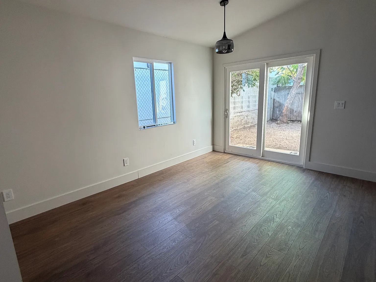 2 bed, 668 sqft, $2,900 — Photo 2