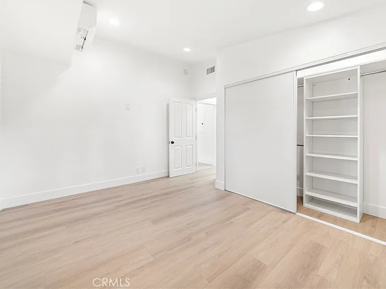5227 Beckford Ave — Photo 10