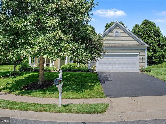 2nd image of 105 Dylan Cir