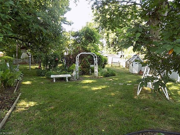 4th image of 1339 W 10th St