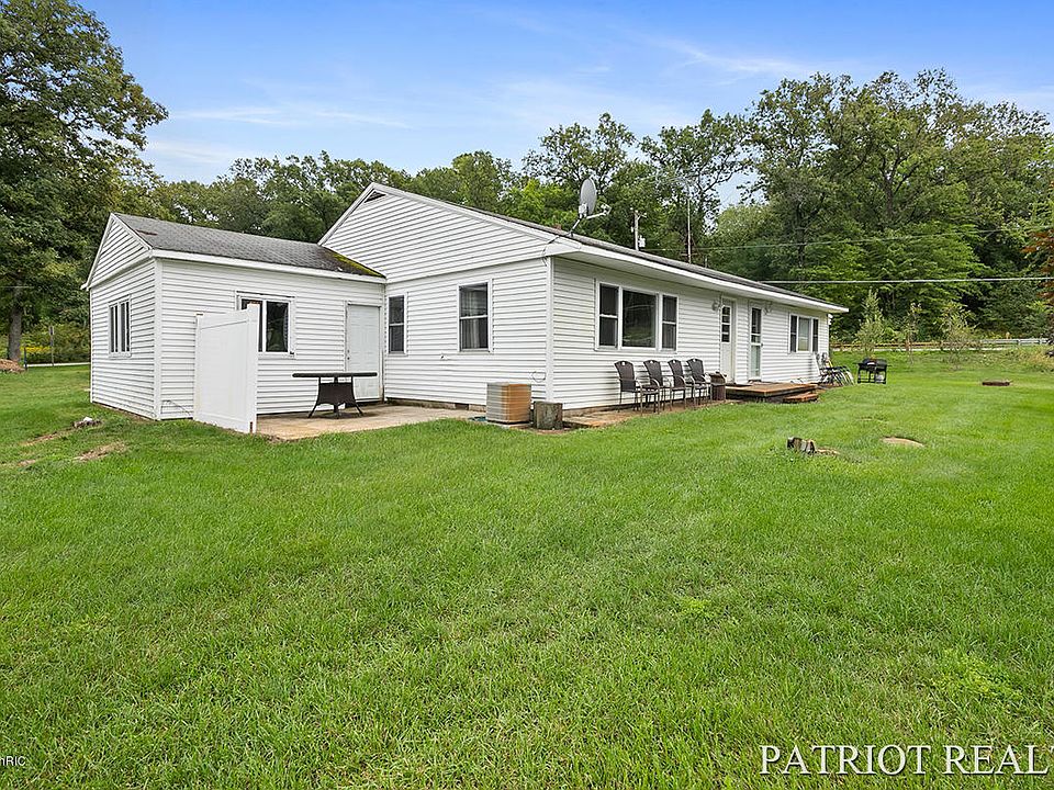1st image of 1719 Hess Lake Dr #3