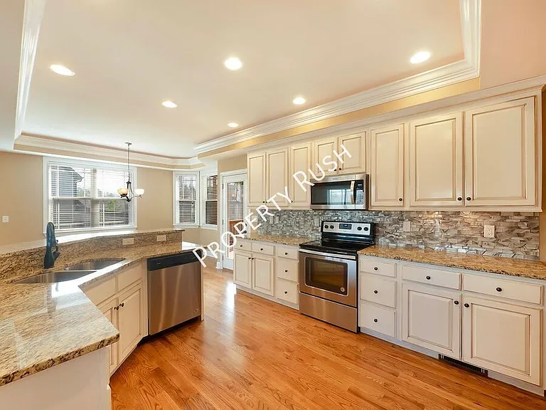 7986 Burgundy Cir — Photo 12