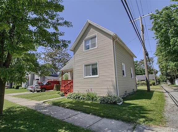 4th image of this home