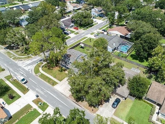 3rd image of 17551 Willow Pond Dr