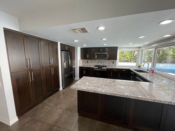 3rd image of 4523 Guildhall Ct