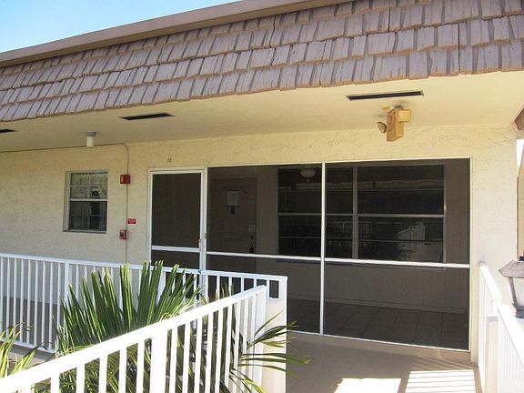 5th image of 624 Snug Harbor Dr APT B20