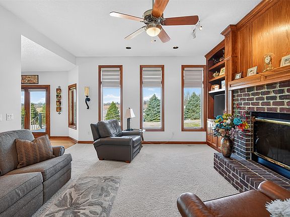 4th image of 1002 SE 78th St