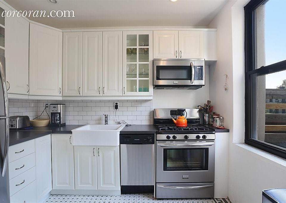 2nd image of 72 2nd Pl APT 3
