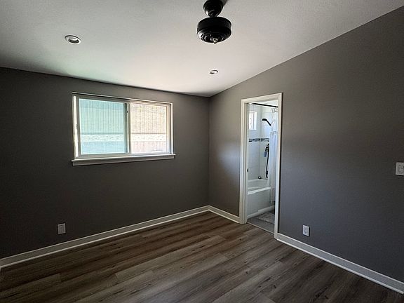 2nd image of 960 Kingsley Cir