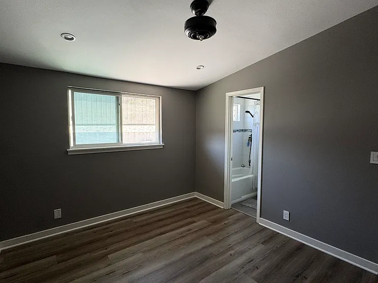 960 Kingsley Cir — Photo 2