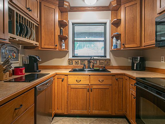 5th image of 8620 Bayou Castelle Dr