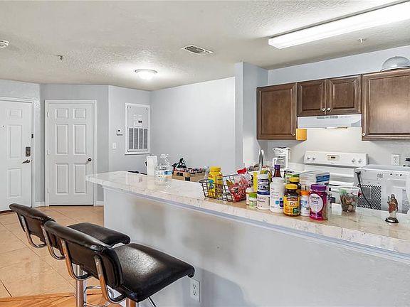 5th image of 5483 Vineland Rd APT 10103