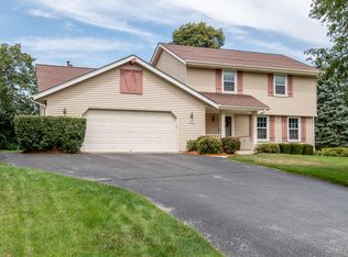 N24W22516 Beechwood Ln, Waukesha, WI 53186