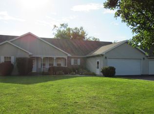 30571 Abby Ln, Girard, IL 62640