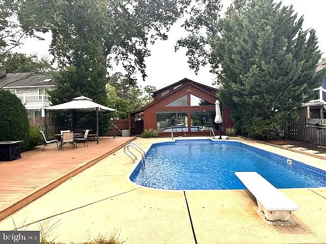 4 bed, 2.0 bath, 1566 sqft, $3,000 — Photo 2