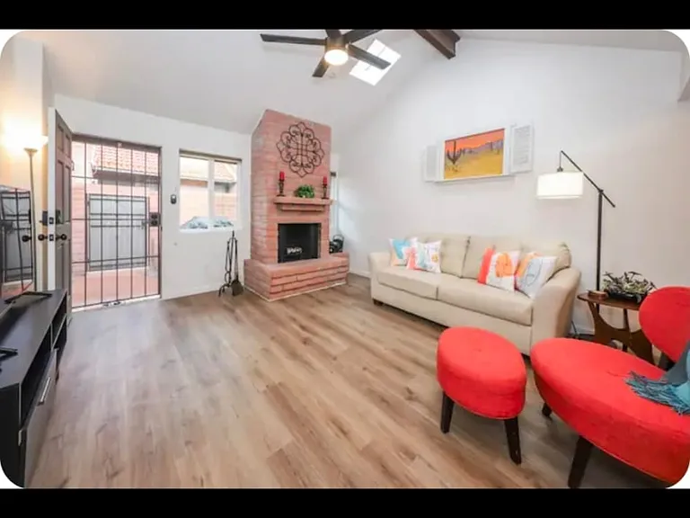 6207 E Fairmount St — Photo 2