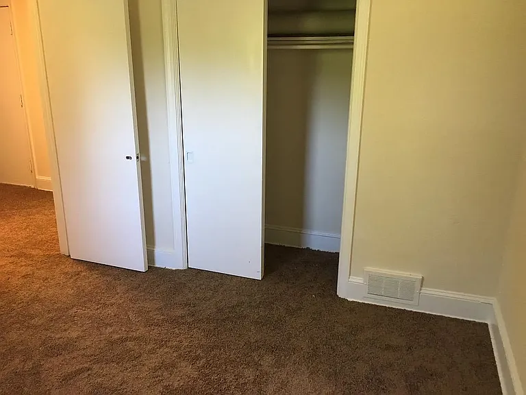 218 Granby Park #B — Photo 7