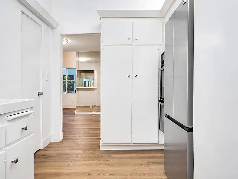 134 S Elm Dr #104 — Photo 11