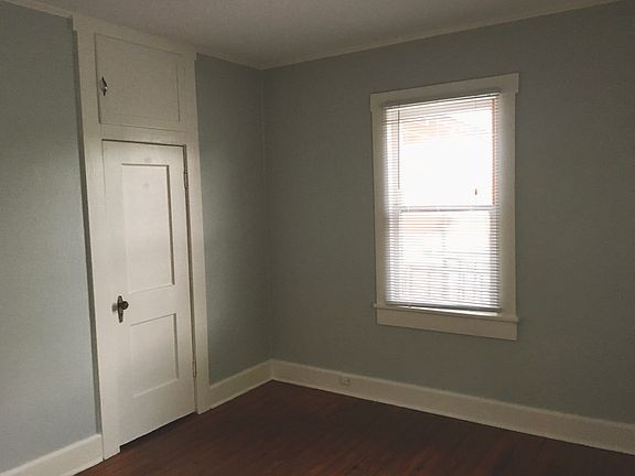 Newly remodeled 2 bedroom 1 bath upstairs apartment with private entrance in Dade City FL 2BR apartment Dade City 2 bedroom rental at 14144 10th Street Dade City with shared washer dryer upstairs apartment in Dade City Florida Cozy 2 bed 1 bath apartment