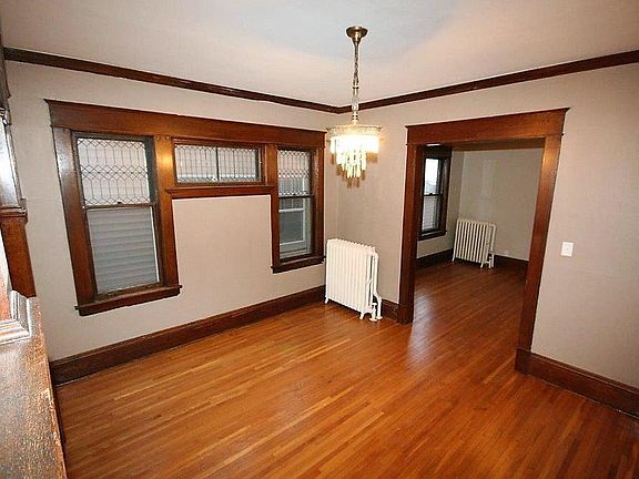 5th image of 873 Laurel Ave