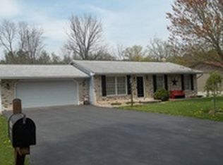 19 Hummingbird Ln, Lewistown, PA 17044