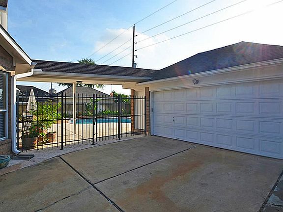 4th image of 2518 Plantation Springs Dr