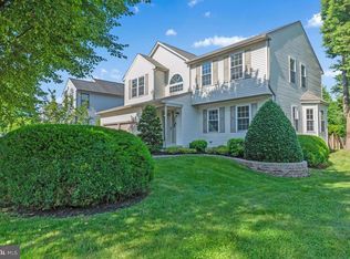 4 Hastings Ct, Marlton, NJ 08053