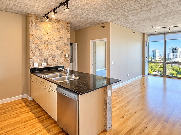4th image of 1845 S Michigan Ave Unit 1208
