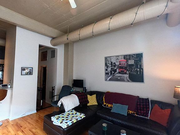 5th image of 3110 N Sheffield Ave APT 207