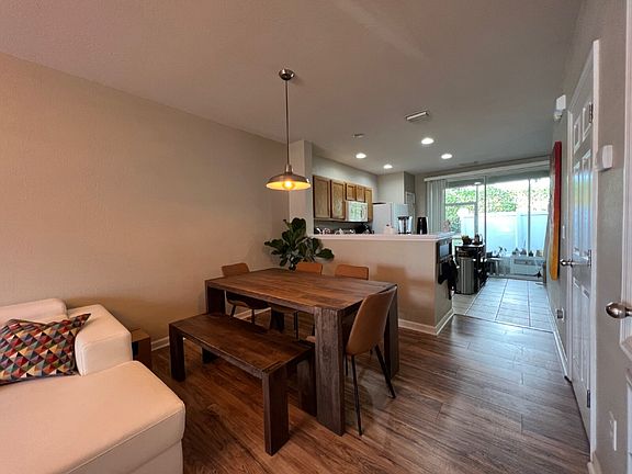 5th image of 4430 SW 49th Ave
