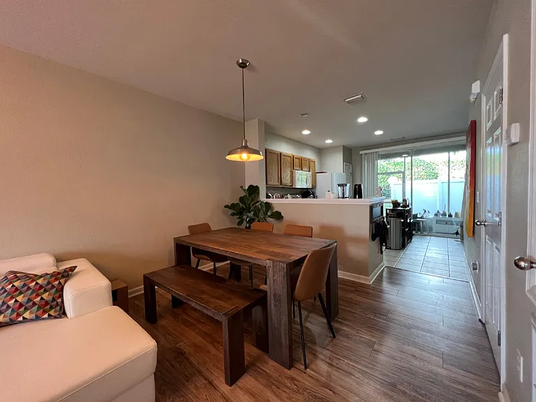 4430 SW 49th Ave — Photo 5