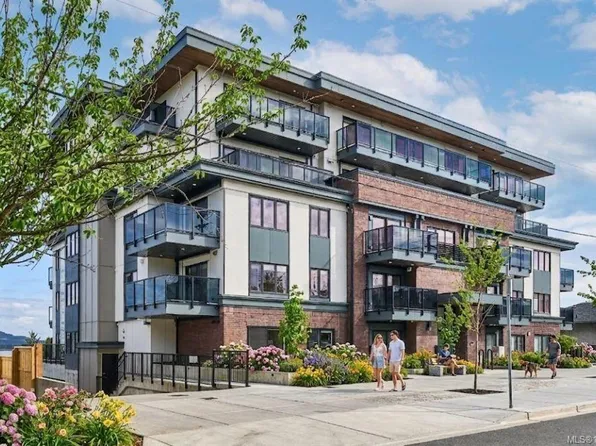 45 Haliburton St #405, Nanaimo, BC V9R 4V6